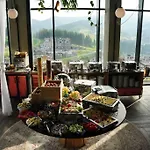 Mountain 4* *